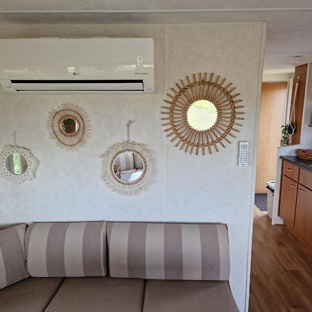 Chalet 'Como La Flor' Julianadorp Flowerfields Overview! Екстериор снимка