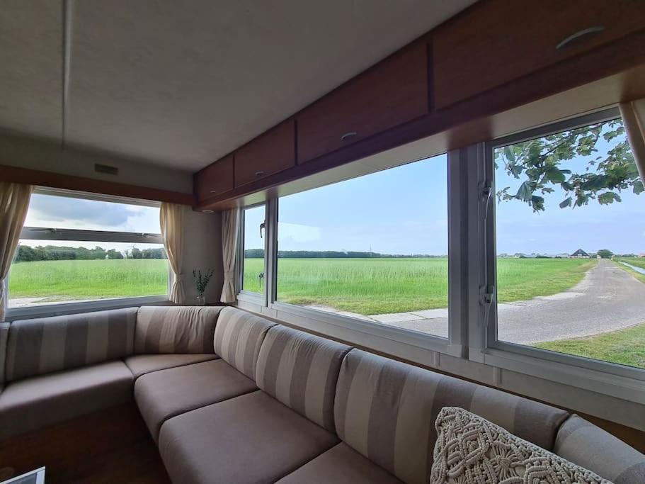 Chalet 'Como La Flor' Julianadorp Flowerfields Overview! Екстериор снимка